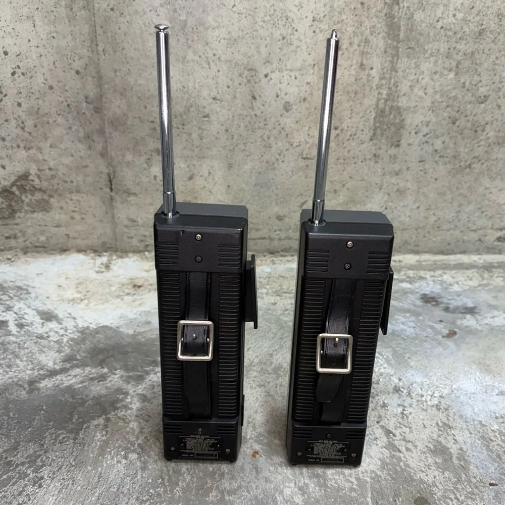 Realistic TRC-83 CB Walkie Talkies Pair Tested Working Vintage - Picture 3 of 11